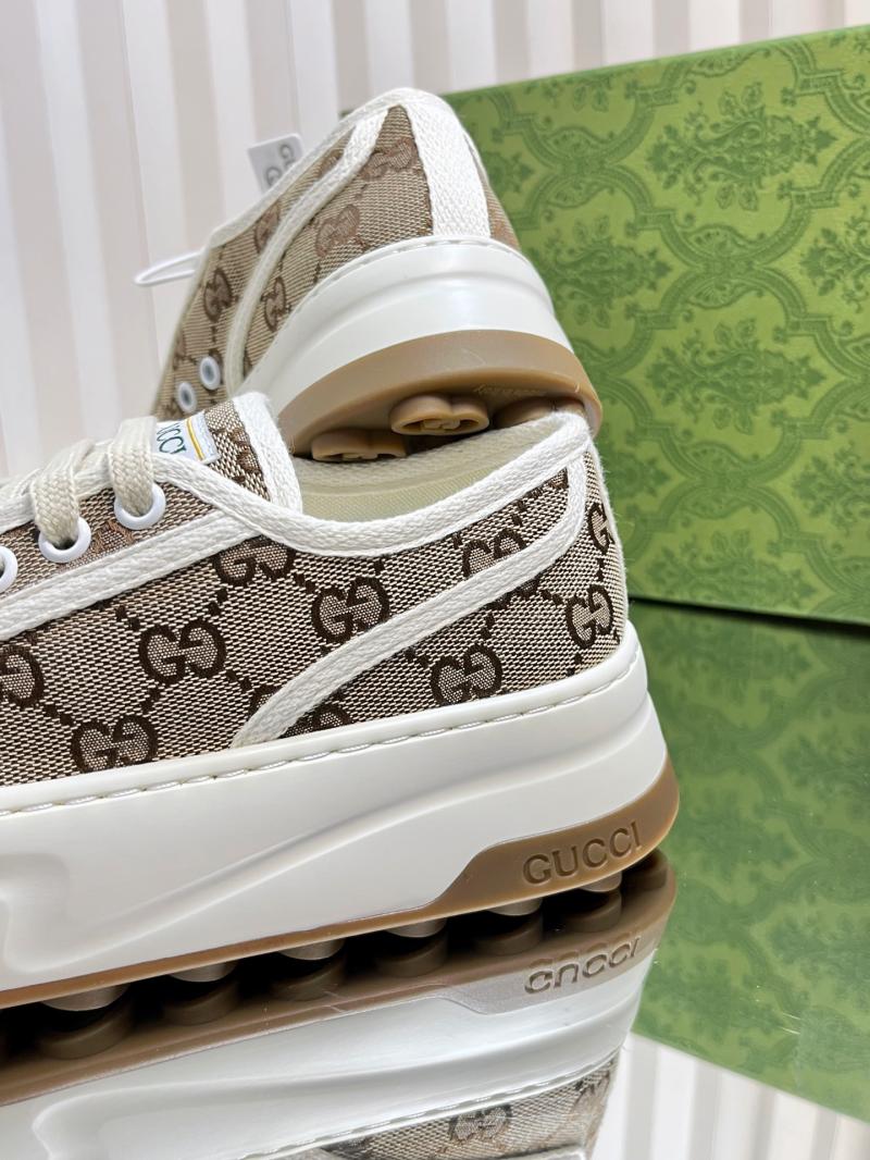 Gucci Sneakers SGS33004