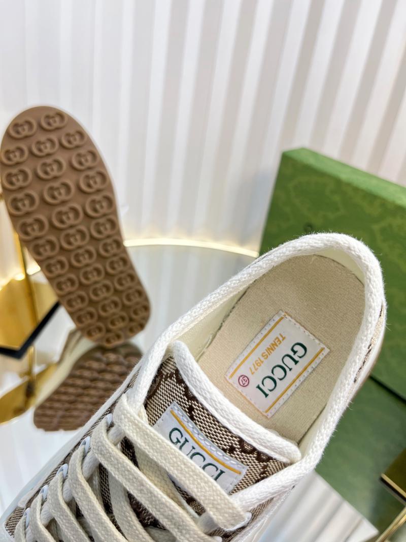 Gucci Sneakers SGS33004