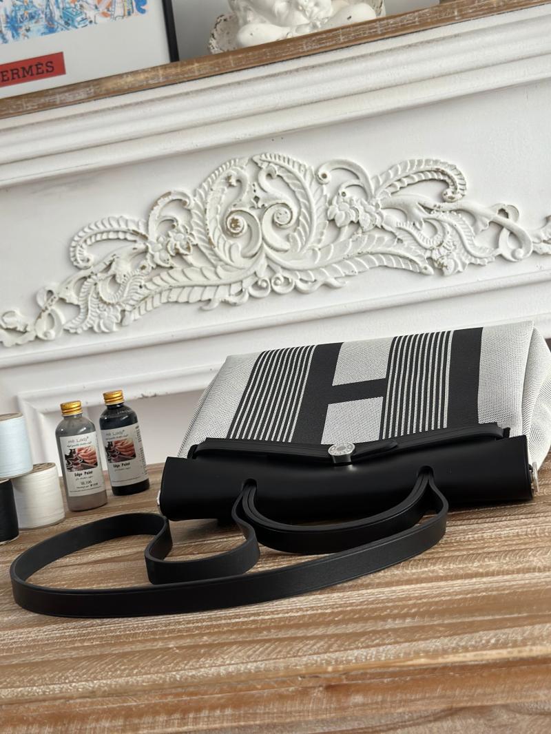 Hermes Herbag Zip 31 Bag H40309