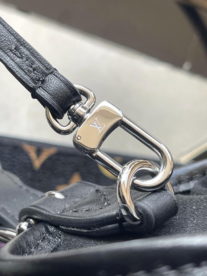 LV x TM CarryAll Vibe MM M13105
