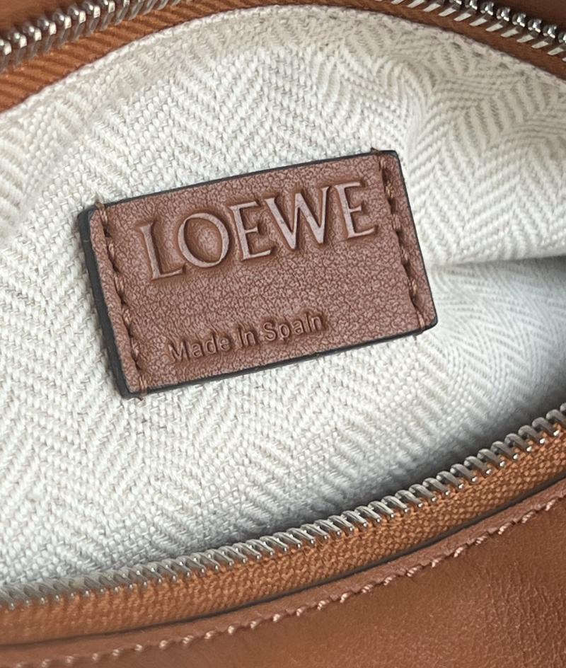 Loewe Medium Puzzle Edge bag Tan A510