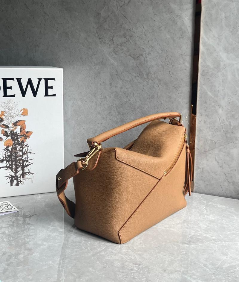 Loewe Medium Puzzle Edge bag Toffee A510