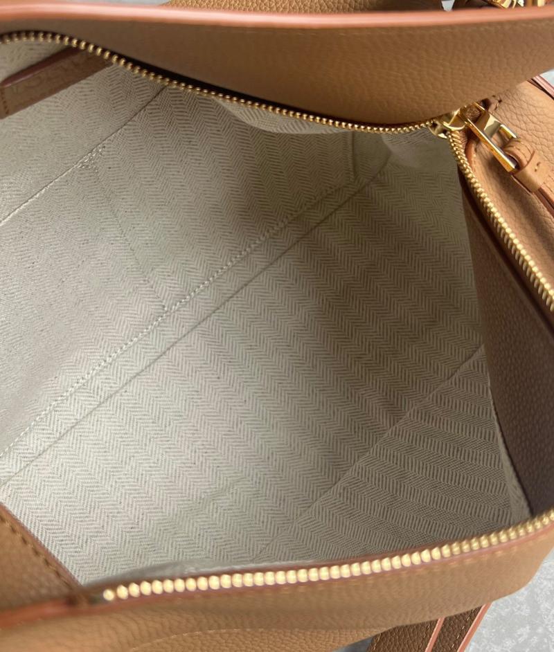 Loewe Medium Puzzle Edge bag Toffee A510