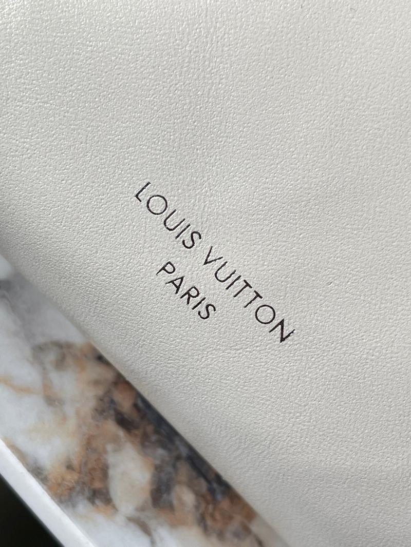 Louis Vuitton CarryAll Cargo Vibe PM Cream M12919