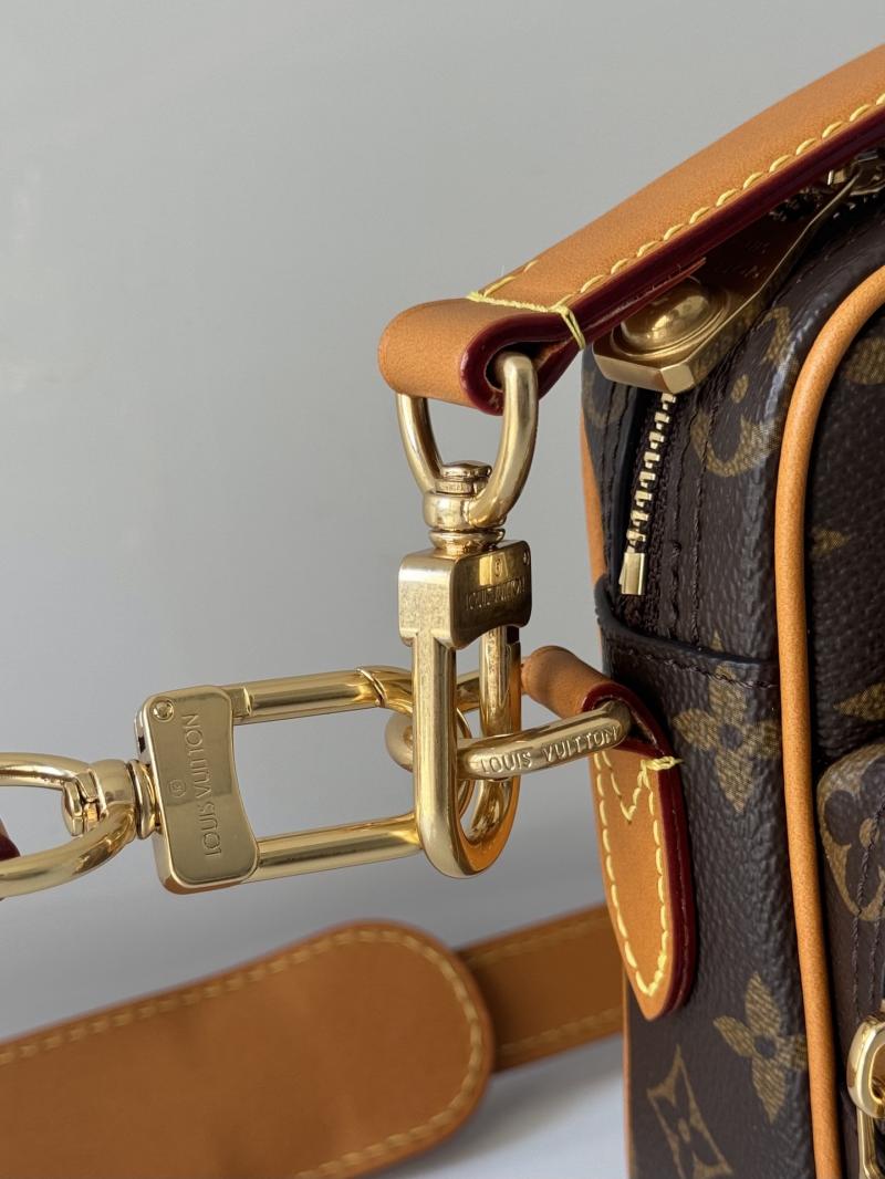Louis Vuitton Nil M14016