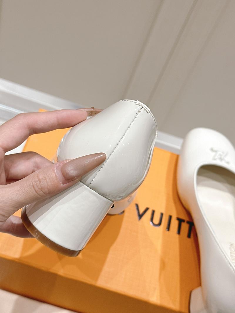 Louis Vuitton Pumps SLP32606