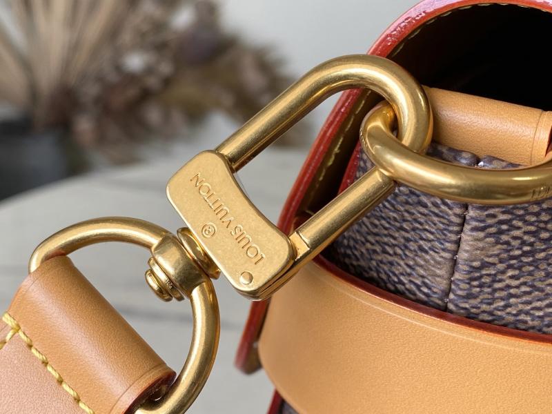 Louis Vuitton Steamer Crossbody M11533