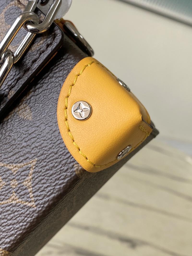 Louis Vuitton Steamer Wearable Wallet M12811