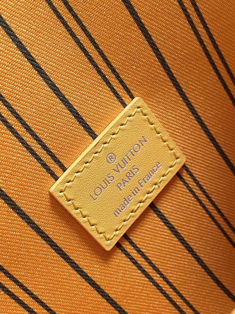 Louis Vuitton Steamer Wearable Wallet M12811