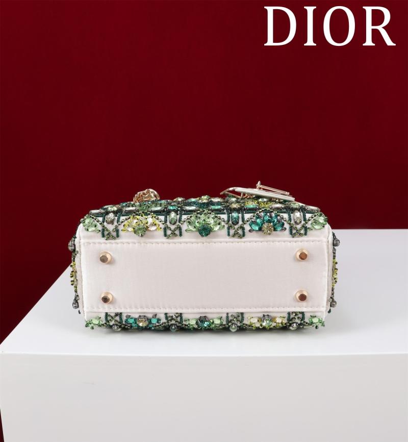 Mini Lady dior Embroidered Bag Green M0505