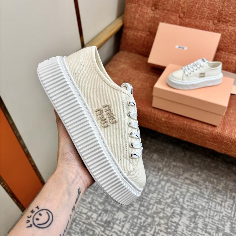Miu Miu Sneakers SMS32601