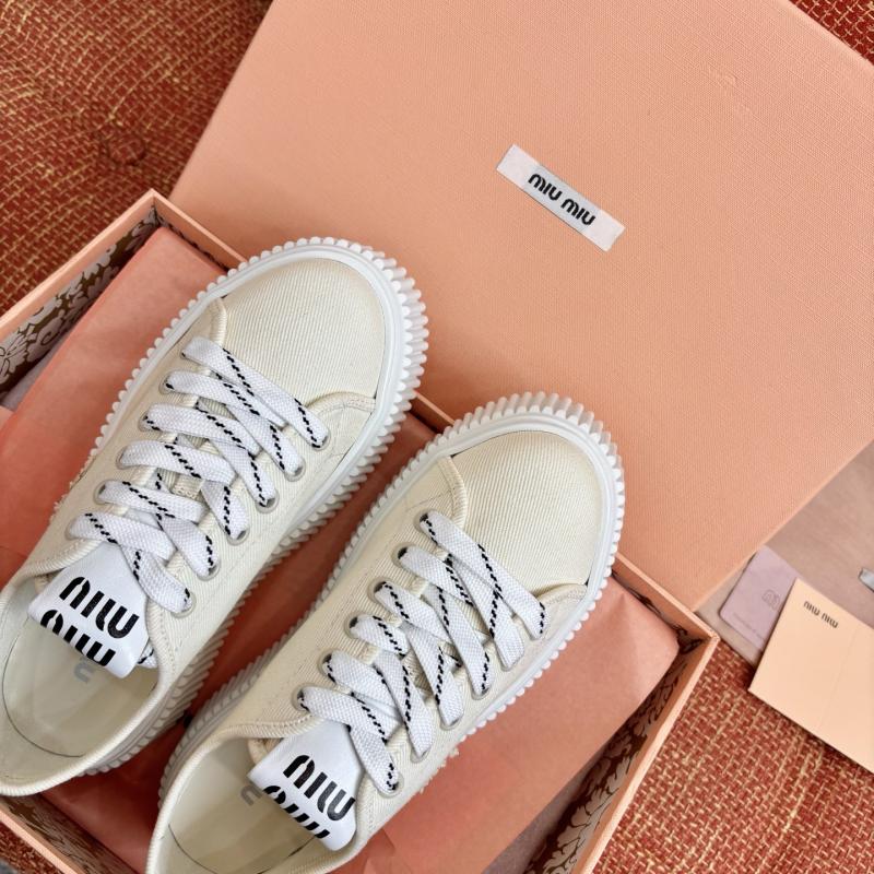 Miu Miu Sneakers SMS32601
