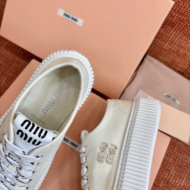 Miu Miu Sneakers SMS32601