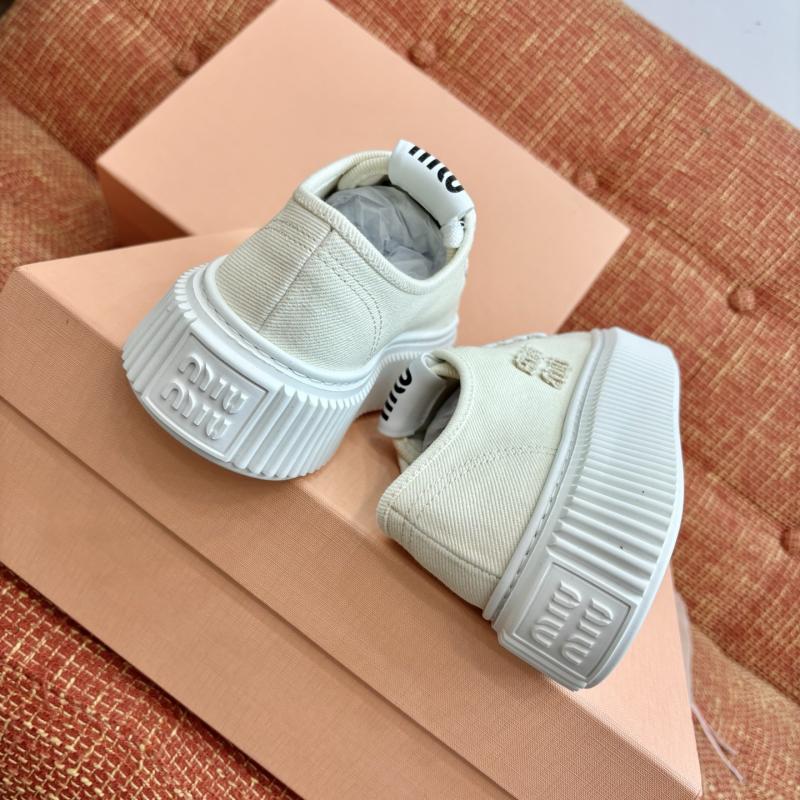 Miu Miu Sneakers SMS32601