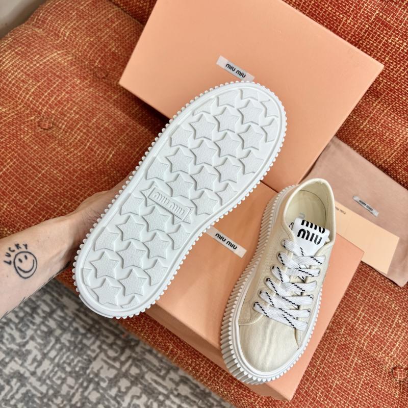 Miu Miu Sneakers SMS32601