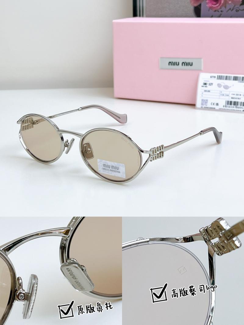 Miu Miu Sunglasses SMU52y