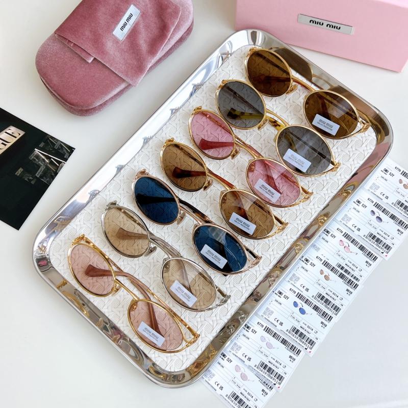 Miu Miu Sunglasses SMU52y