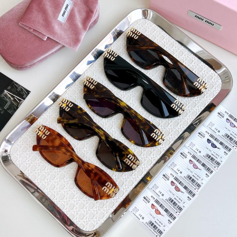 Miu Miu Sunglasses SMUA03S