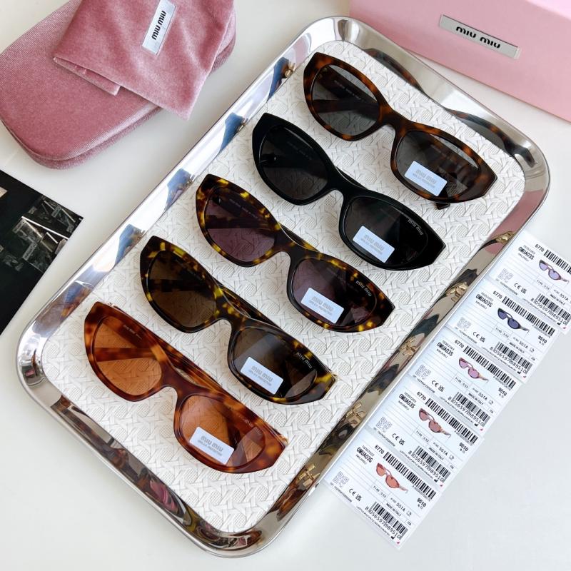 Miu Miu Sunglasses SMUA03S