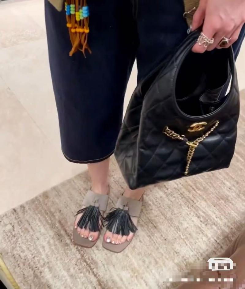 Small Chanel Lambskin Hobo Bag Black AS2504