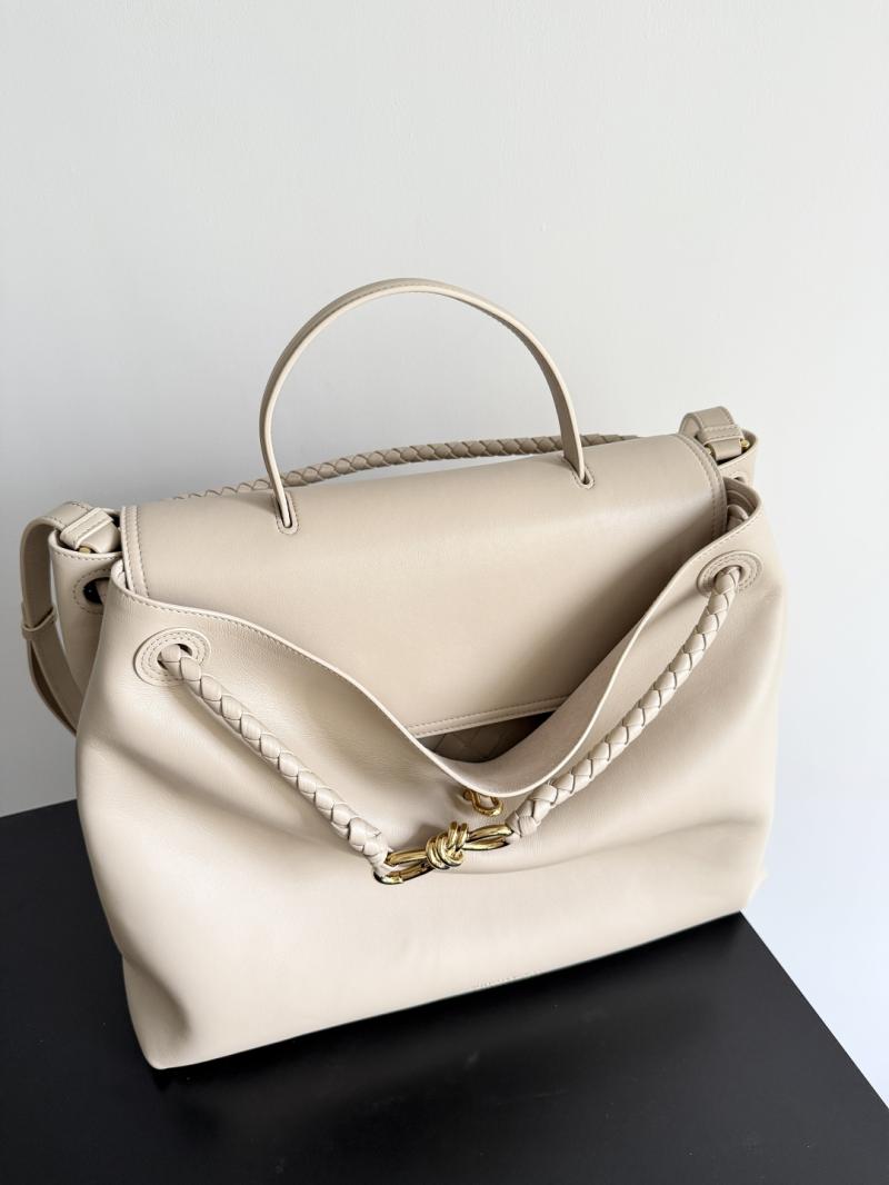 Bottega Veneta Large Ciao Ciao Ecru 826195
