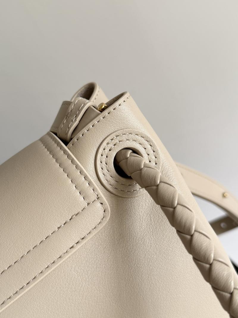 Bottega Veneta Large Ciao Ciao Ecru 826195