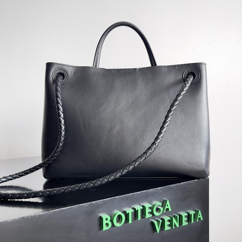Bottega Veneta Medium Andiamo Black 810214