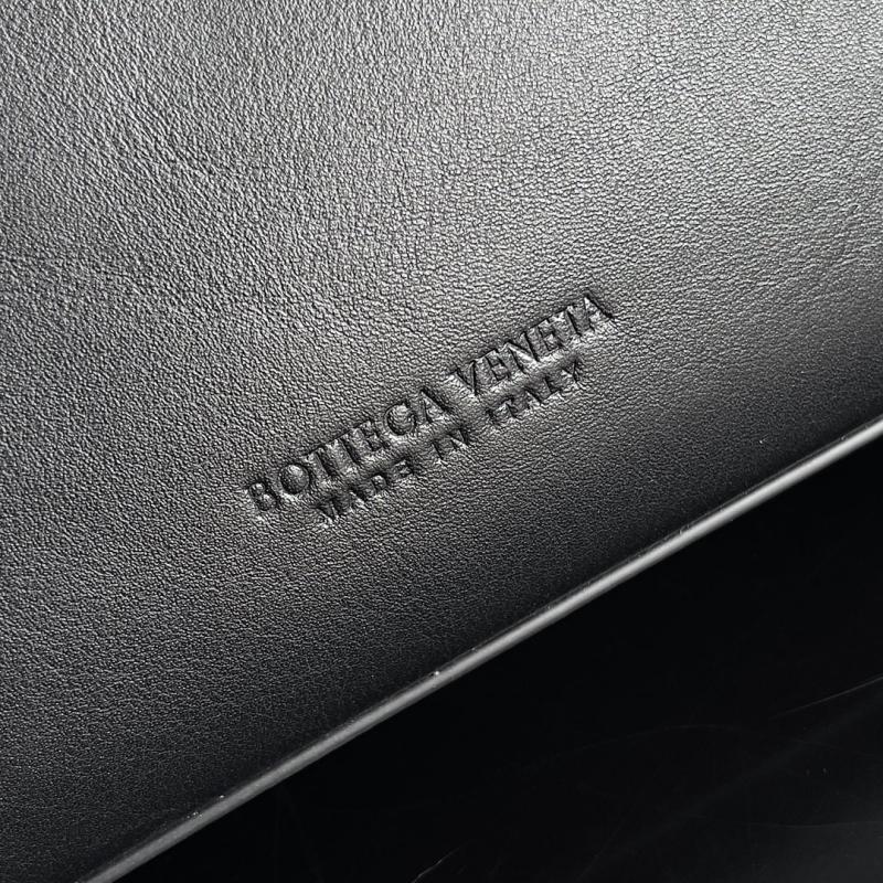 Bottega Veneta Medium Andiamo Black 810214