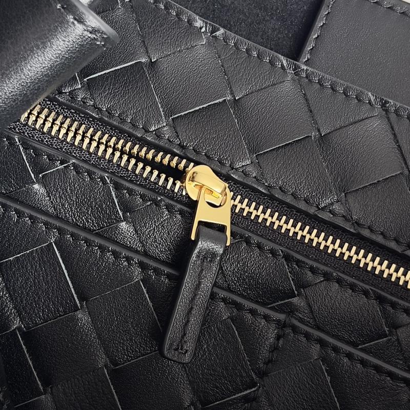 Bottega Veneta Medium Andiamo Black 810214
