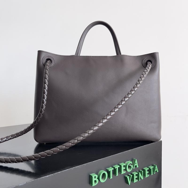 Bottega Veneta Medium Andiamo Fondant 810214