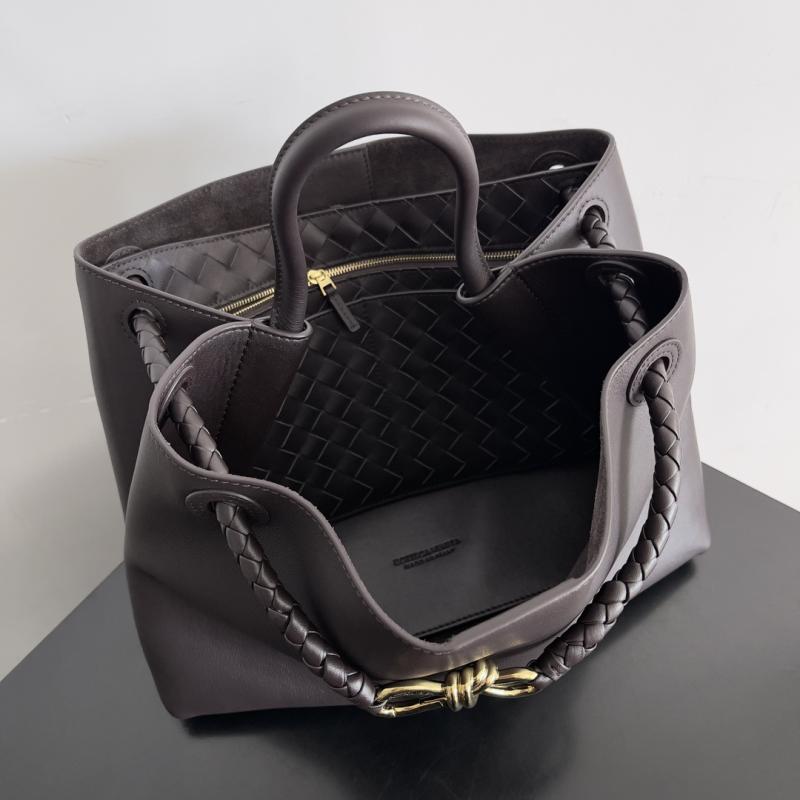 Bottega Veneta Medium Andiamo Fondant 810214