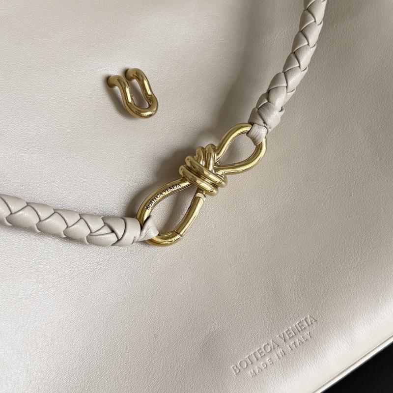 Bottega Veneta Medium Ciao Ciao Ecru 817231
