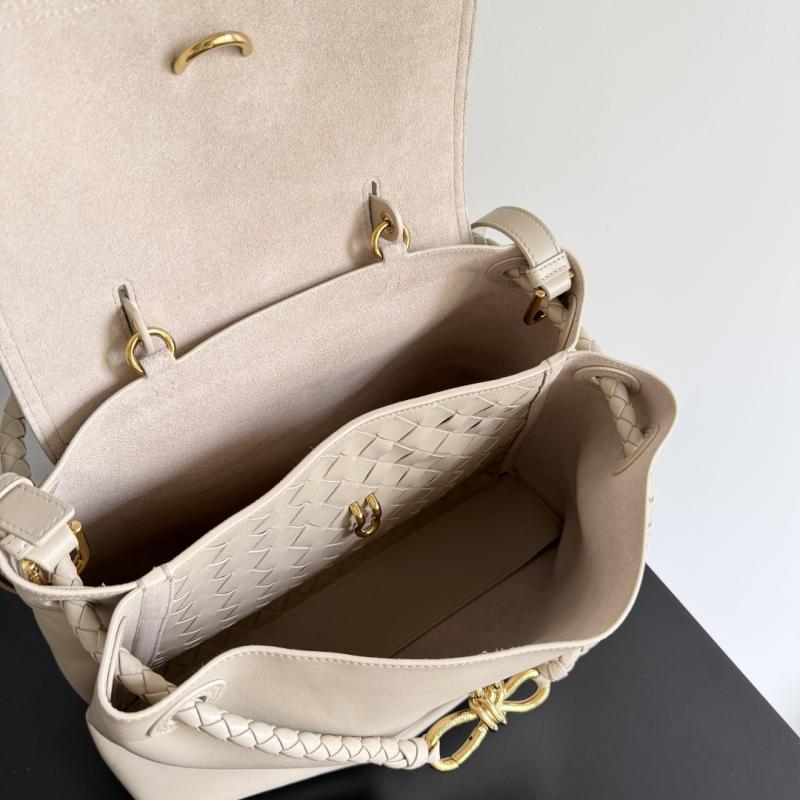 Bottega Veneta Medium Ciao Ciao Ecru 817231