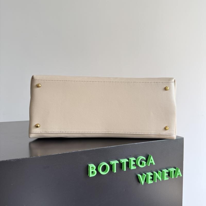 Bottega Veneta Medium Ciao Ciao Ecru 817231