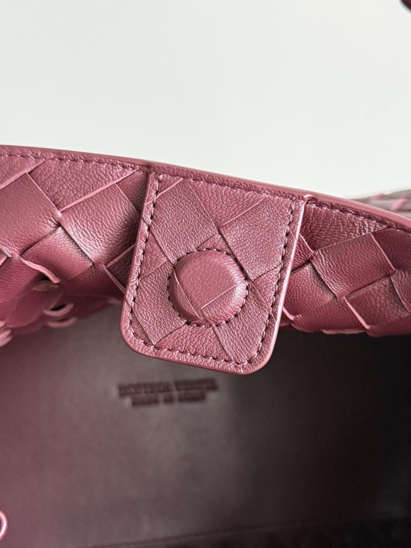 Bottega Veneta Parachute Burgundy 835921