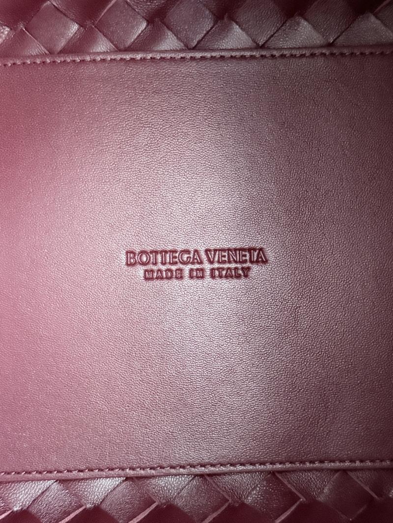 Bottega Veneta Parachute Burgundy 835921