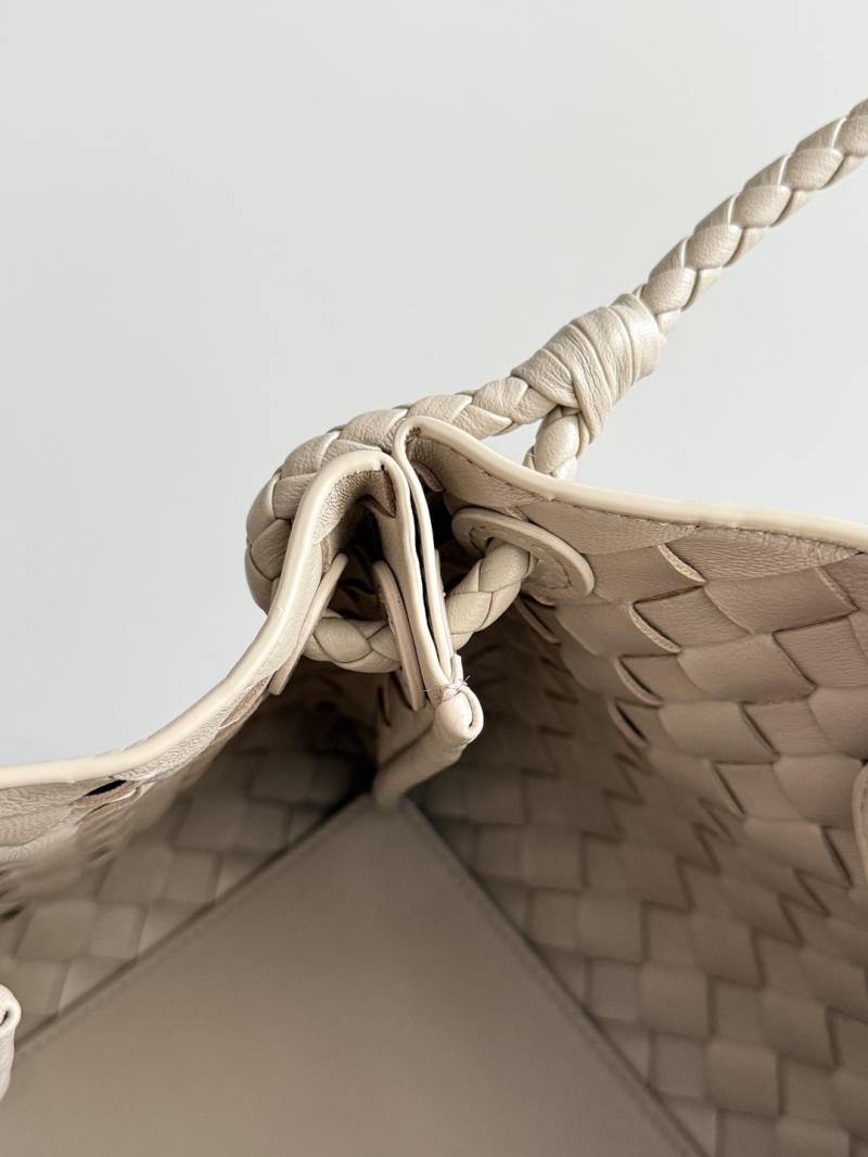 Bottega Veneta Parachute Ecru 835921
