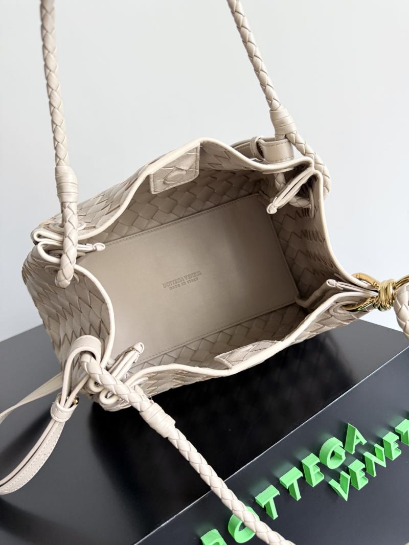 Bottega Veneta Parachute Ecru 835921