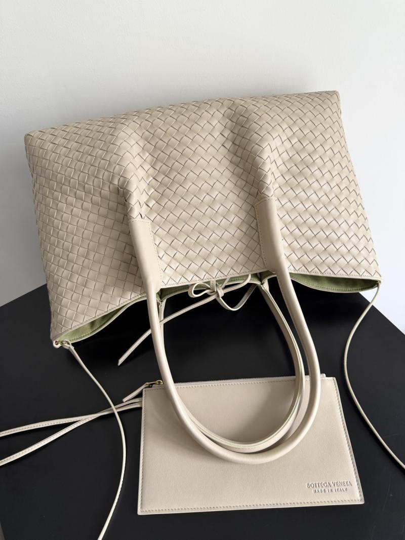 Bottega Veneta Pinacoteca Ecru 817166