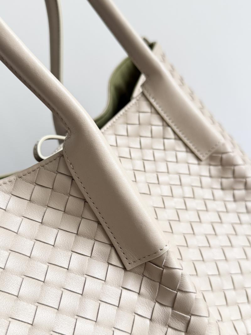 Bottega Veneta Pinacoteca Ecru 817166