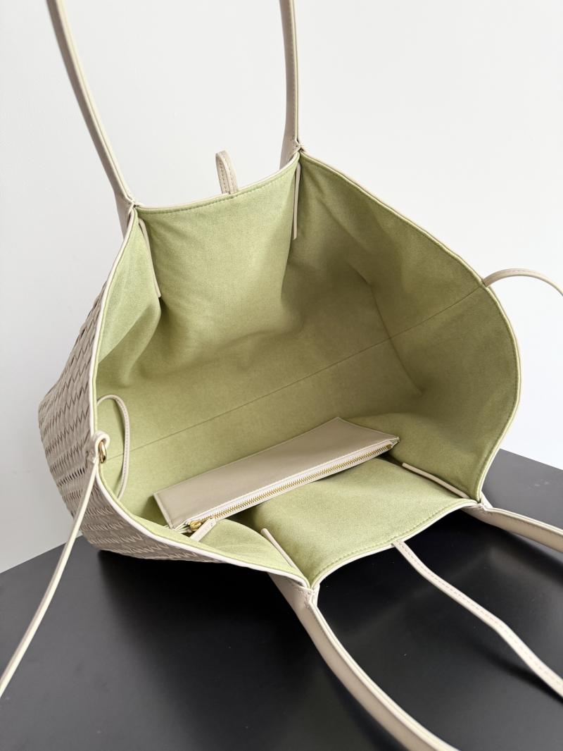 Bottega Veneta Pinacoteca Ecru 817166