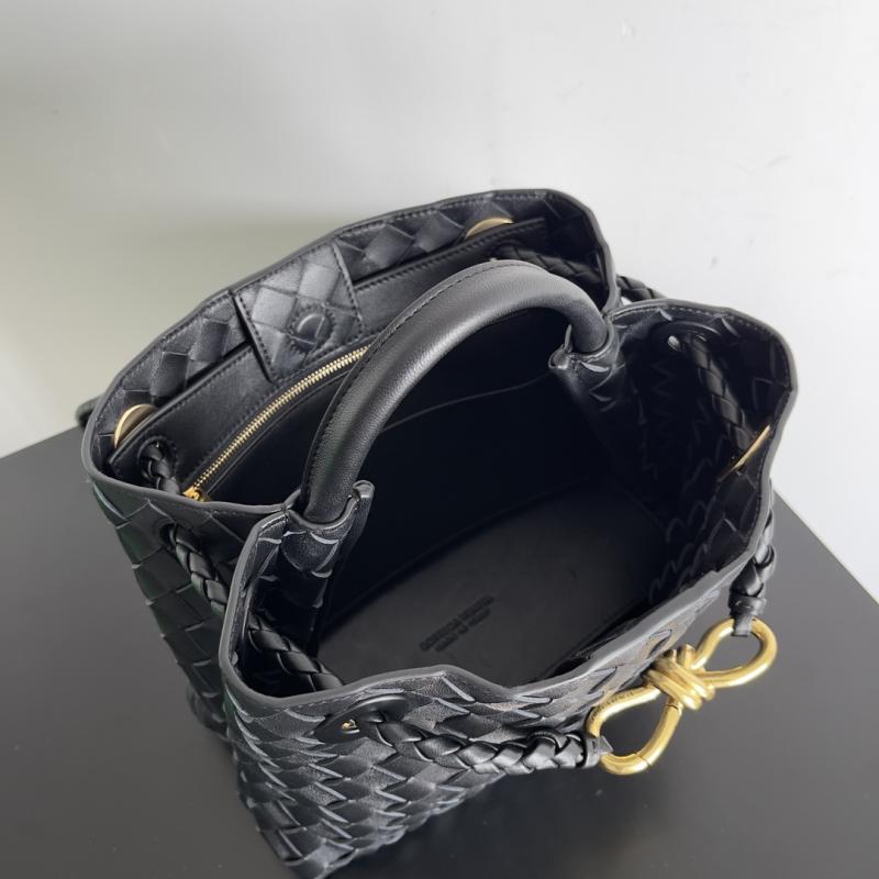 Bottega Veneta Small Andiamo Tote Bag Black 743568