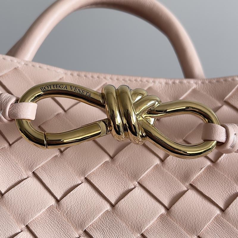 Bottega Veneta Small Andiamo Tote Bag Pink 743568