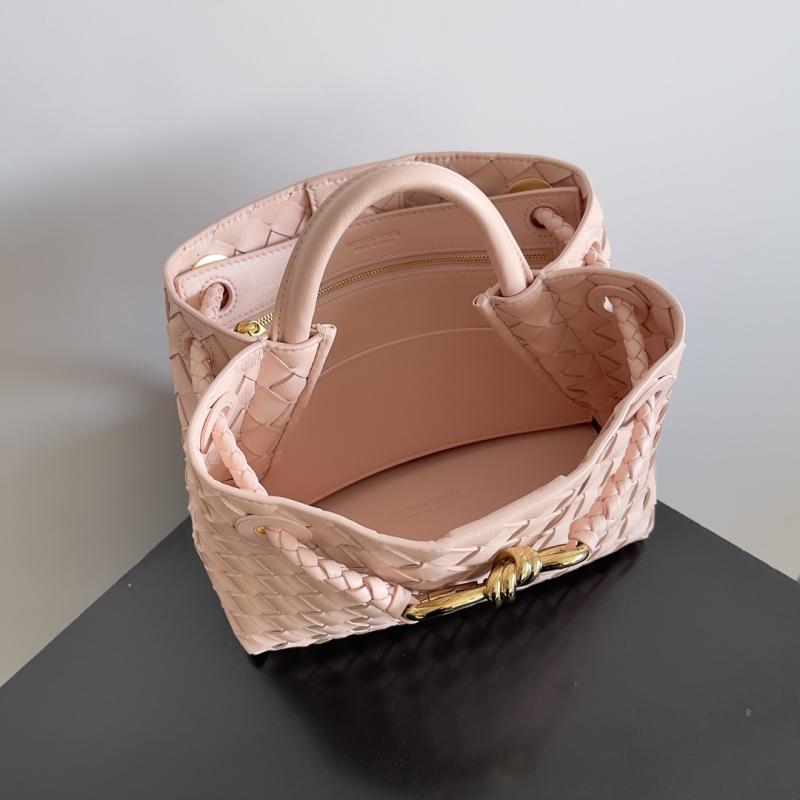 Bottega Veneta Small Andiamo Tote Bag Pink 743568