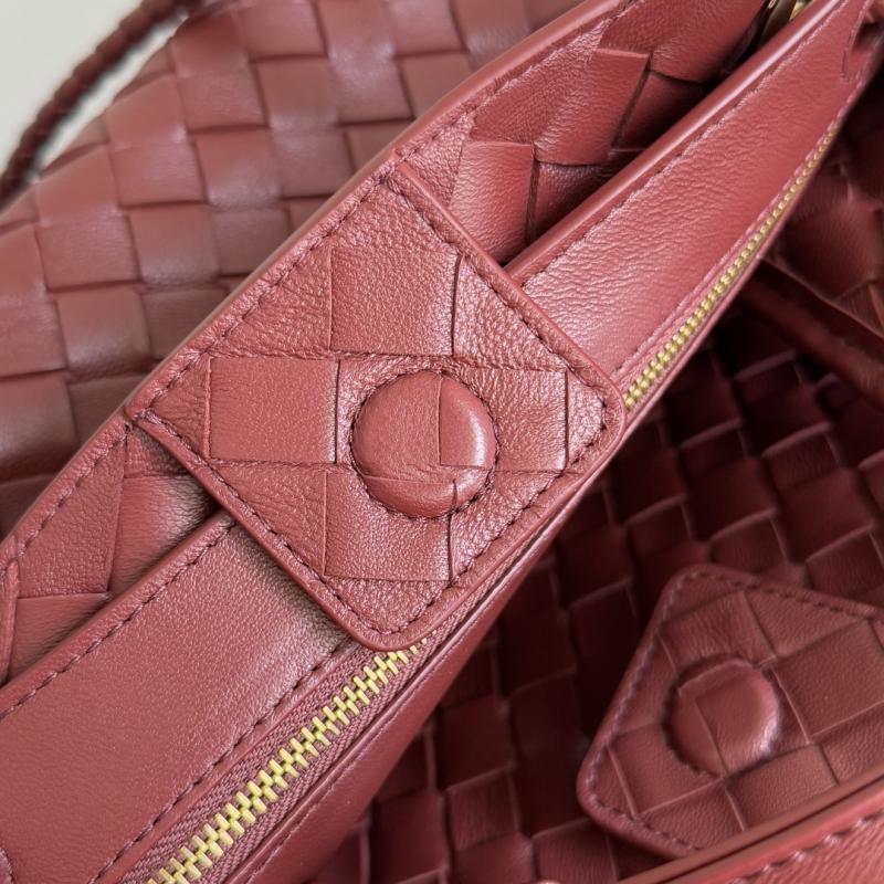 Bottega Veneta Small Andiamo Tote Bag Sapele 743568