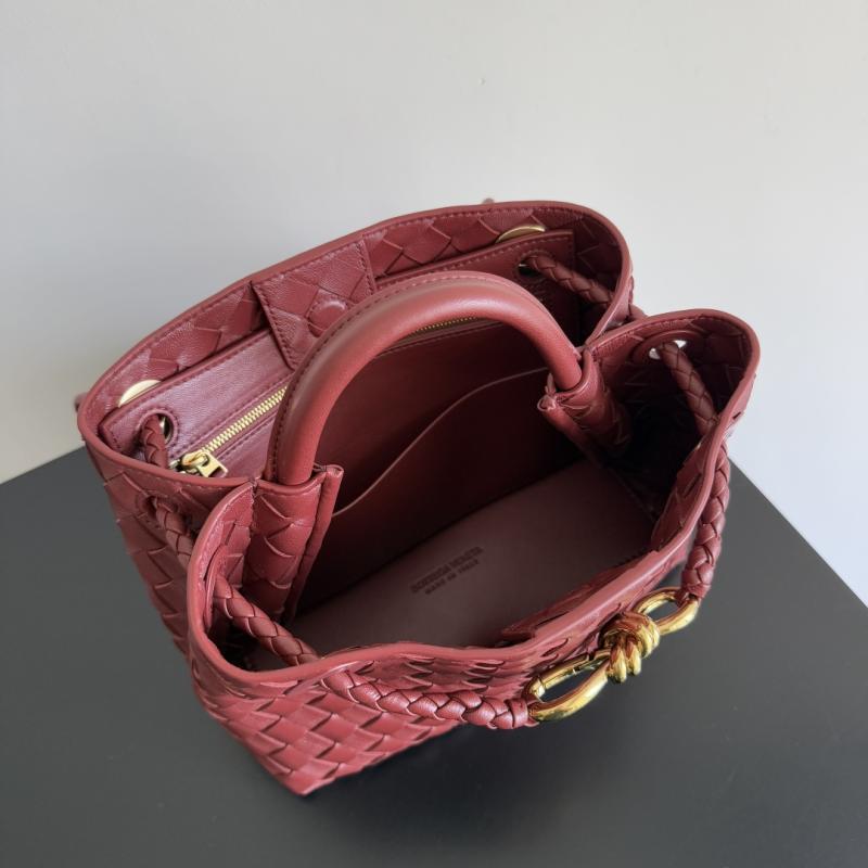 Bottega Veneta Small Andiamo Tote Bag Sapele 743568