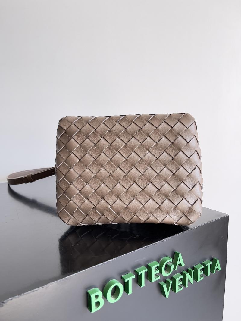 Bottega Veneta Small Parachute Pinecone 796569