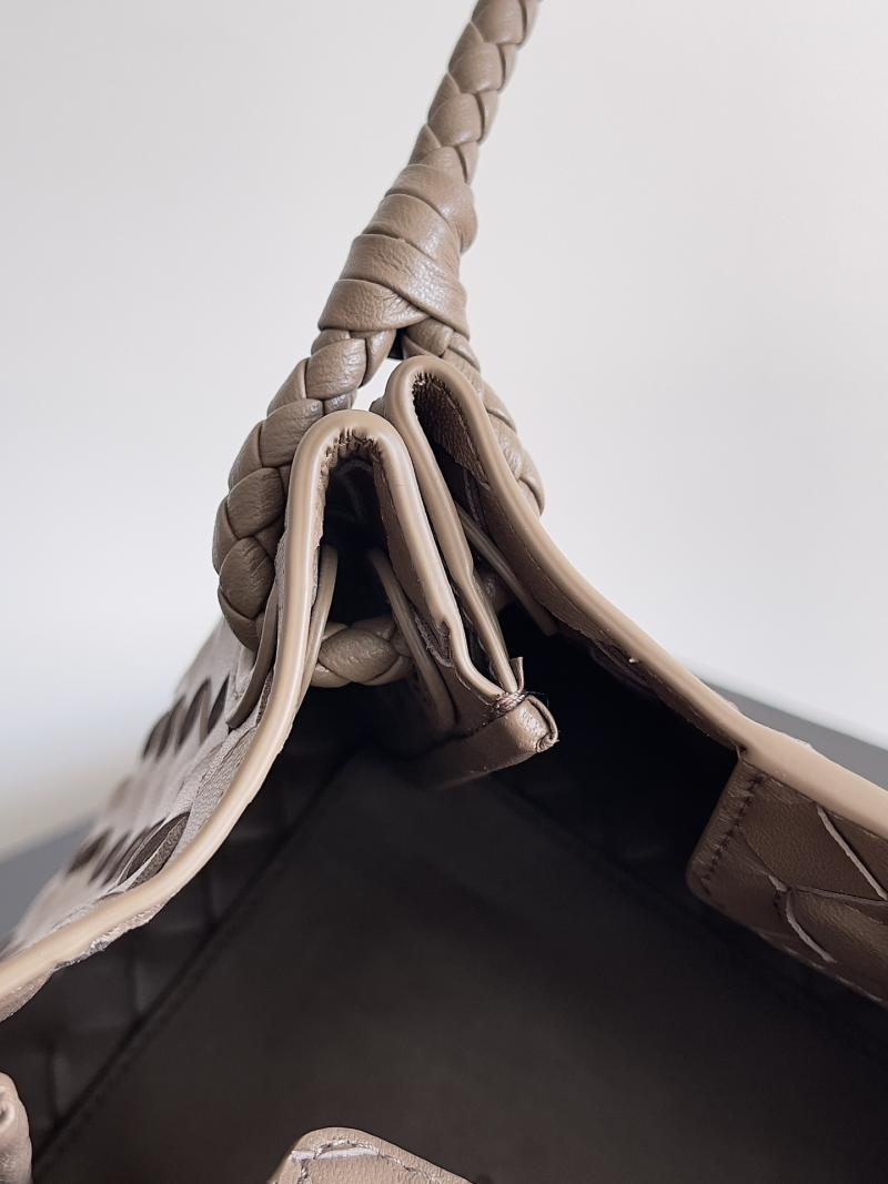 Bottega Veneta Small Parachute Pinecone 796569