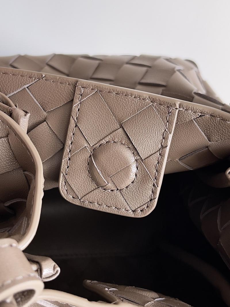 Bottega Veneta Small Parachute Pinecone 796569