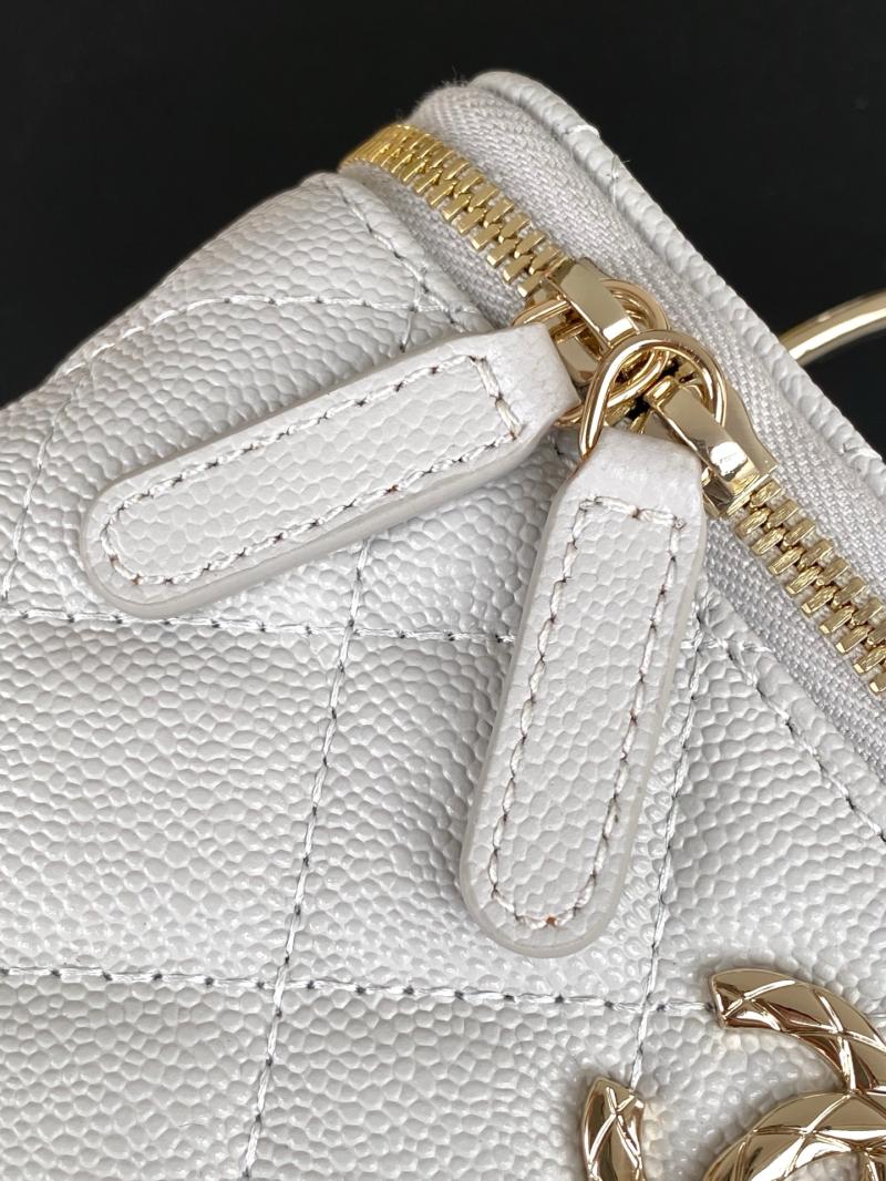 Chanel Chain Vanity White AP4590